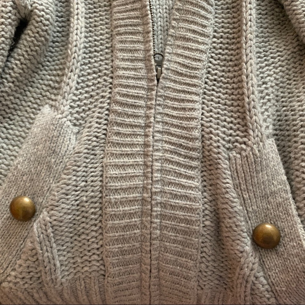 Grey Mossimo knit sweater - Picture 3 of 3